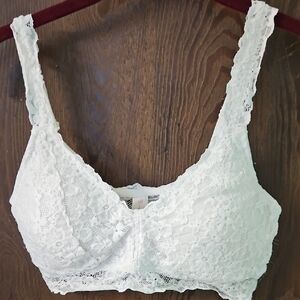 No Boundaries Lace Bralette in Cream